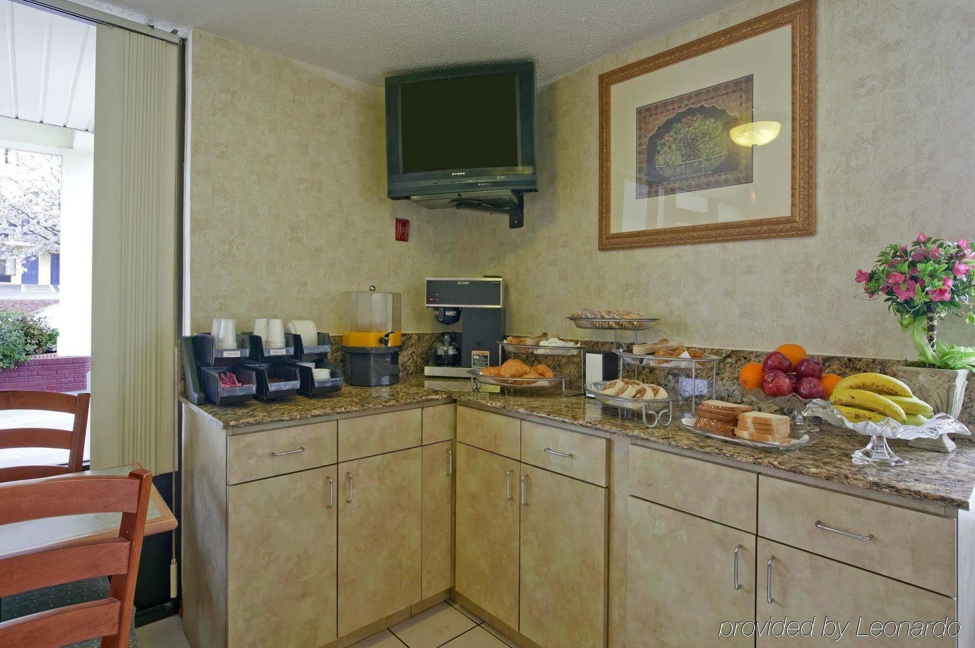 My Home & Suites קובינגטון מסעדה תמונה